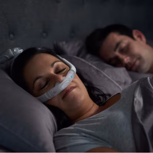  Kobieta stosująca terapię CPAP
